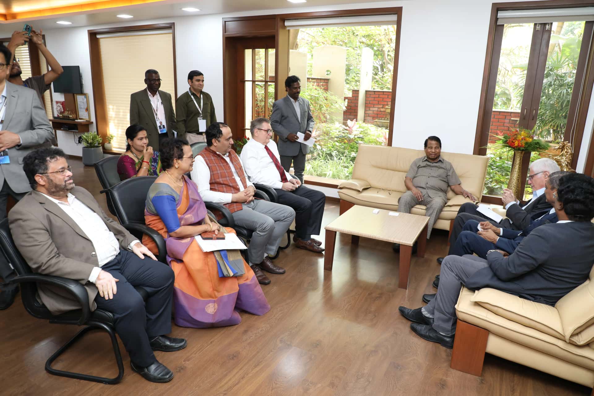 Distinguished Guests in Conversation