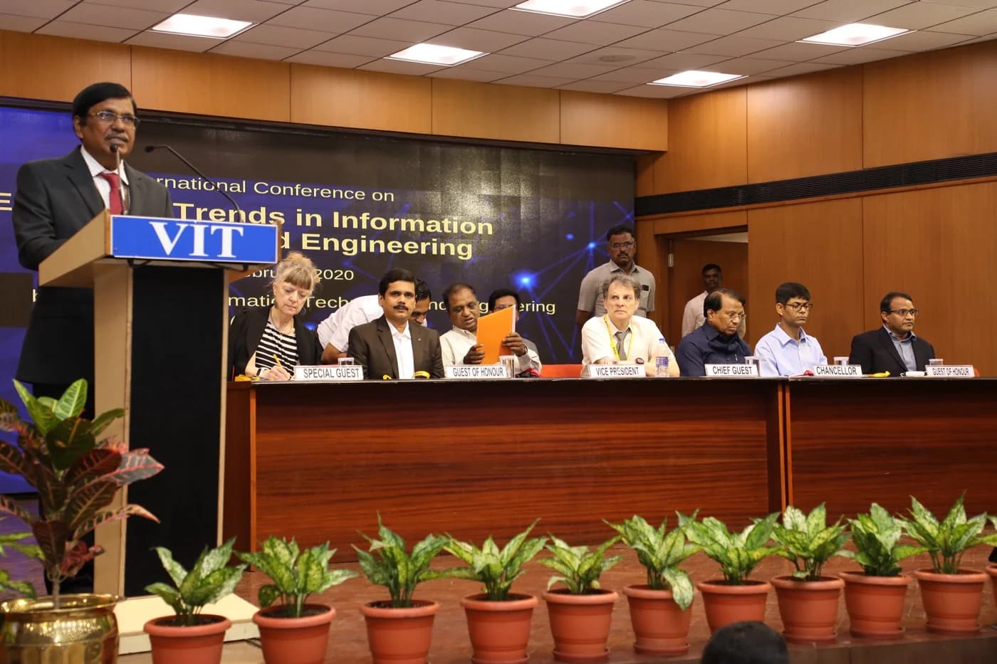 Hon'ble Chancellor Dr. G. Viswanathan presiding over ic-ETITE'20 Inaugural Conclave
